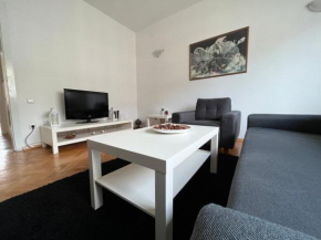 Mickitos Square Apartment